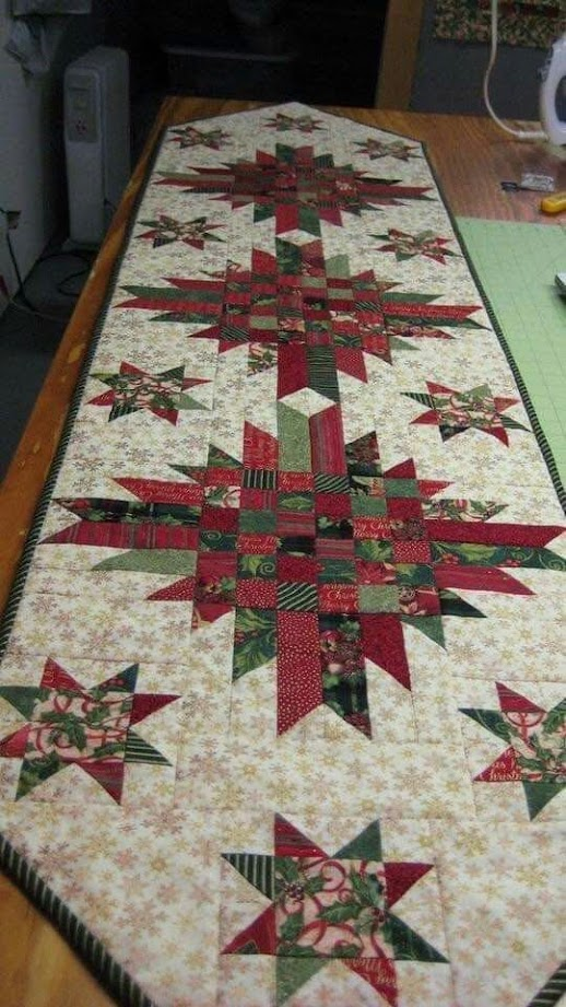 Christmas Star Weave Table Runner Pattern